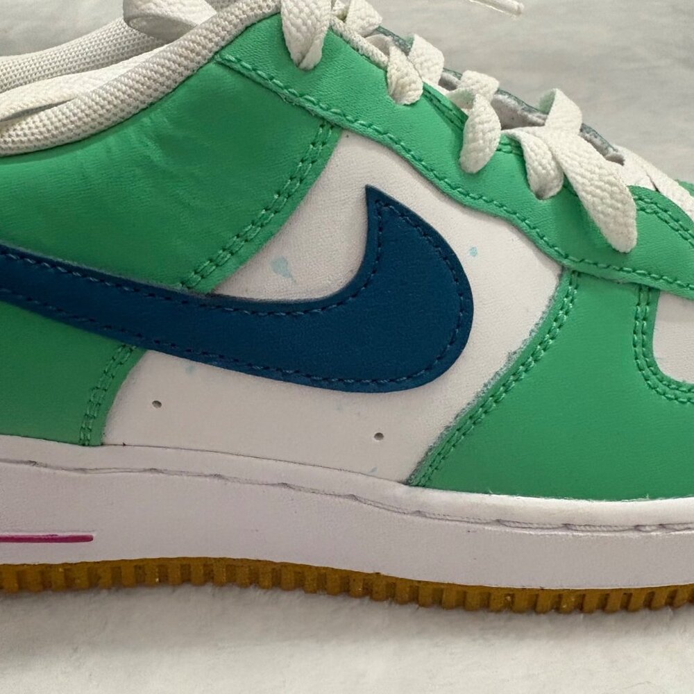 Nike Air Force 1 LV8 Play Sneakers 6.5Y Green Blue Y2K Streetwear FJ4613-100 - Picture 16 of 16